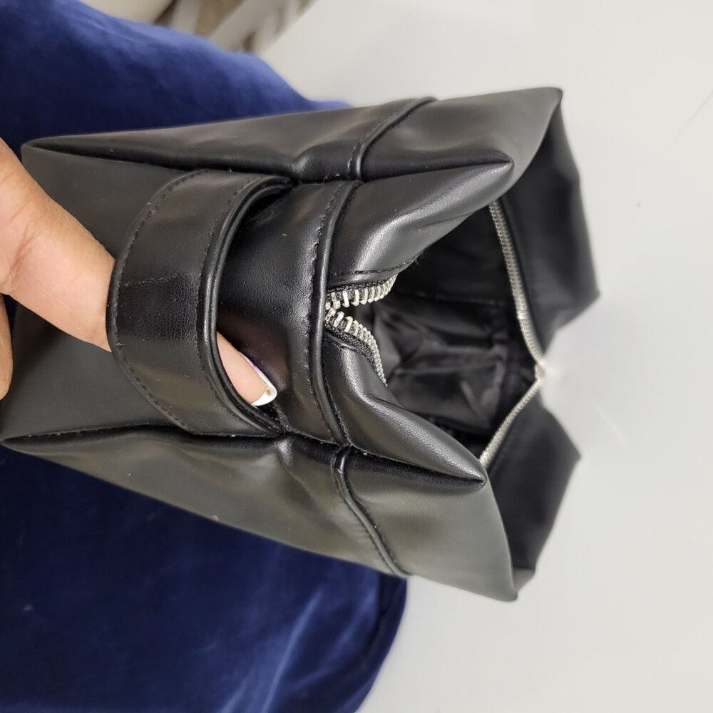 YSL Parfums Toiletry Bag - Picture 4 of 5